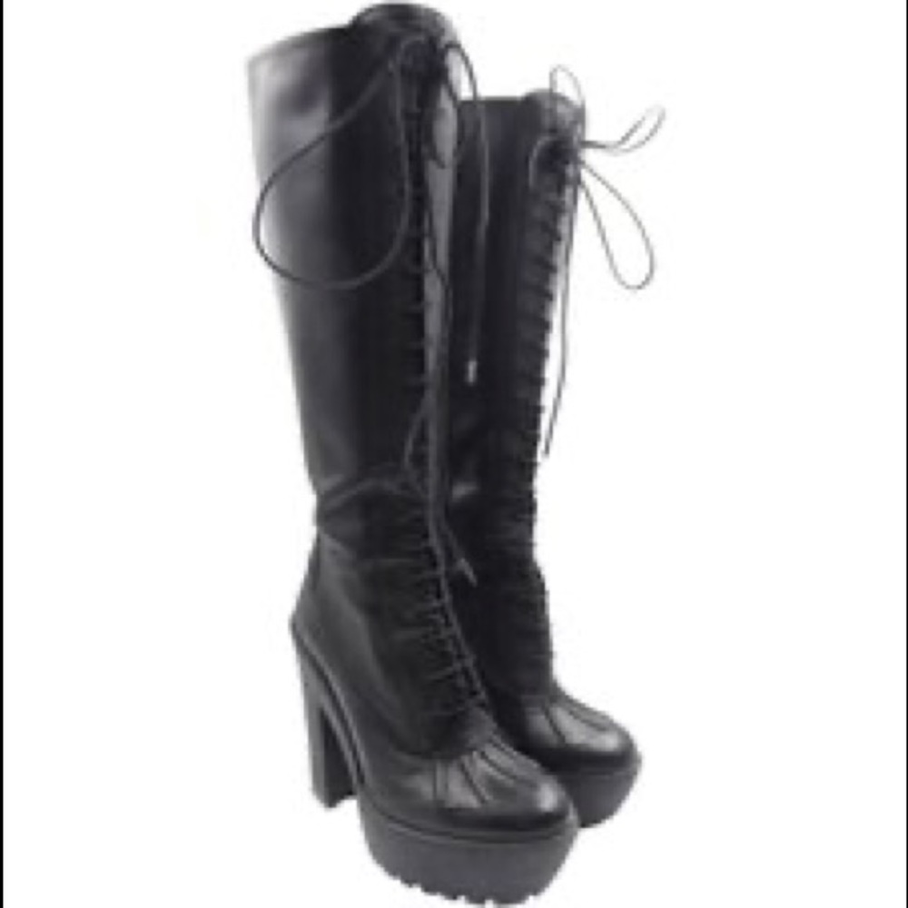 Brand New. Ralph Lauren. Women's Brown Calfskin Lace-up Boot